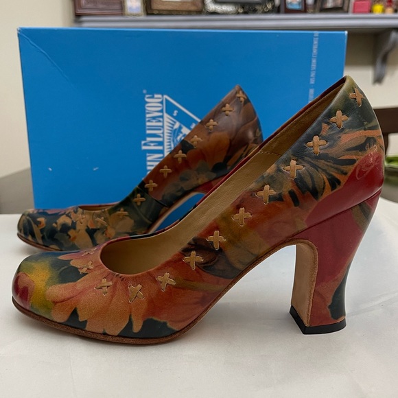 John Fluevog Daily Miracles: Fortune Floral - Picture 6 of 16